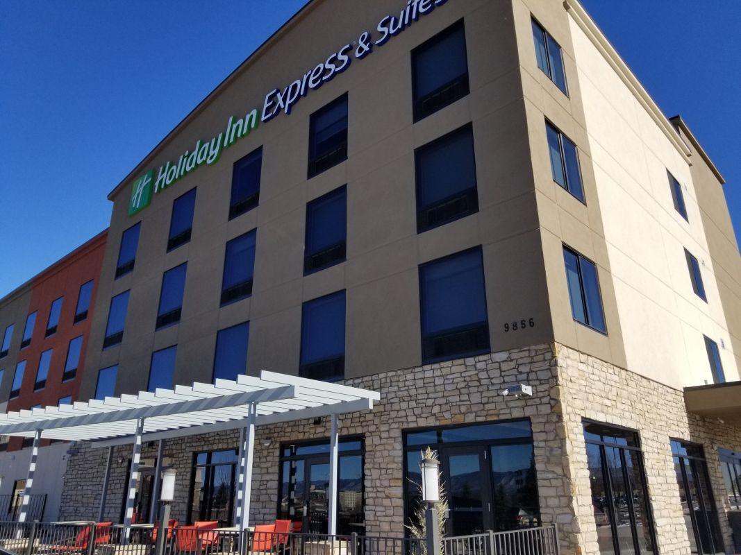 Holiday Inn Express & Suites - Colorado Springs Afa Northgate By Ihg Exterior foto