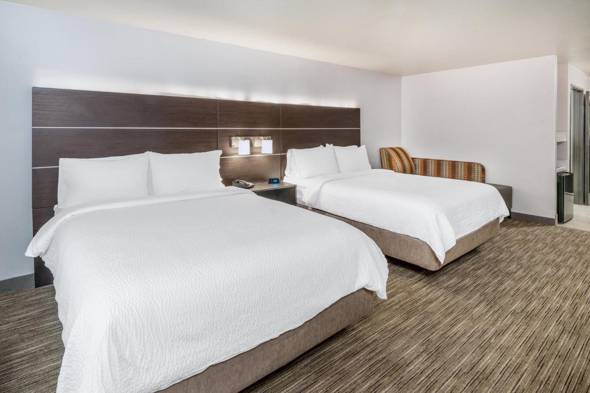 Holiday Inn Express & Suites - Colorado Springs Afa Northgate By Ihg Exterior foto