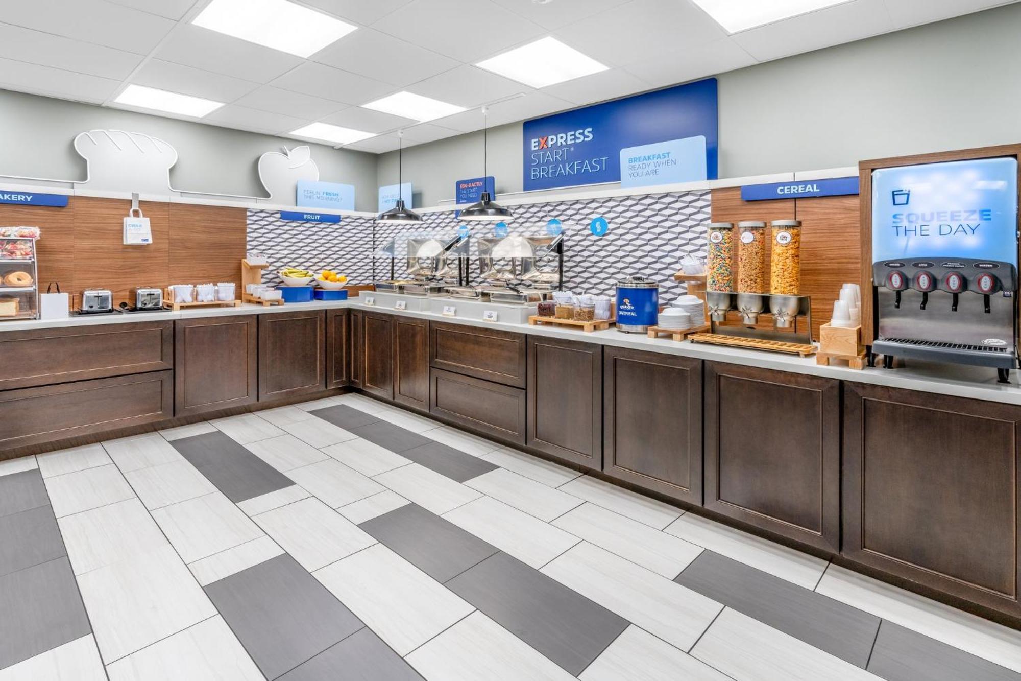 Holiday Inn Express & Suites - Colorado Springs Afa Northgate By Ihg Exterior foto
