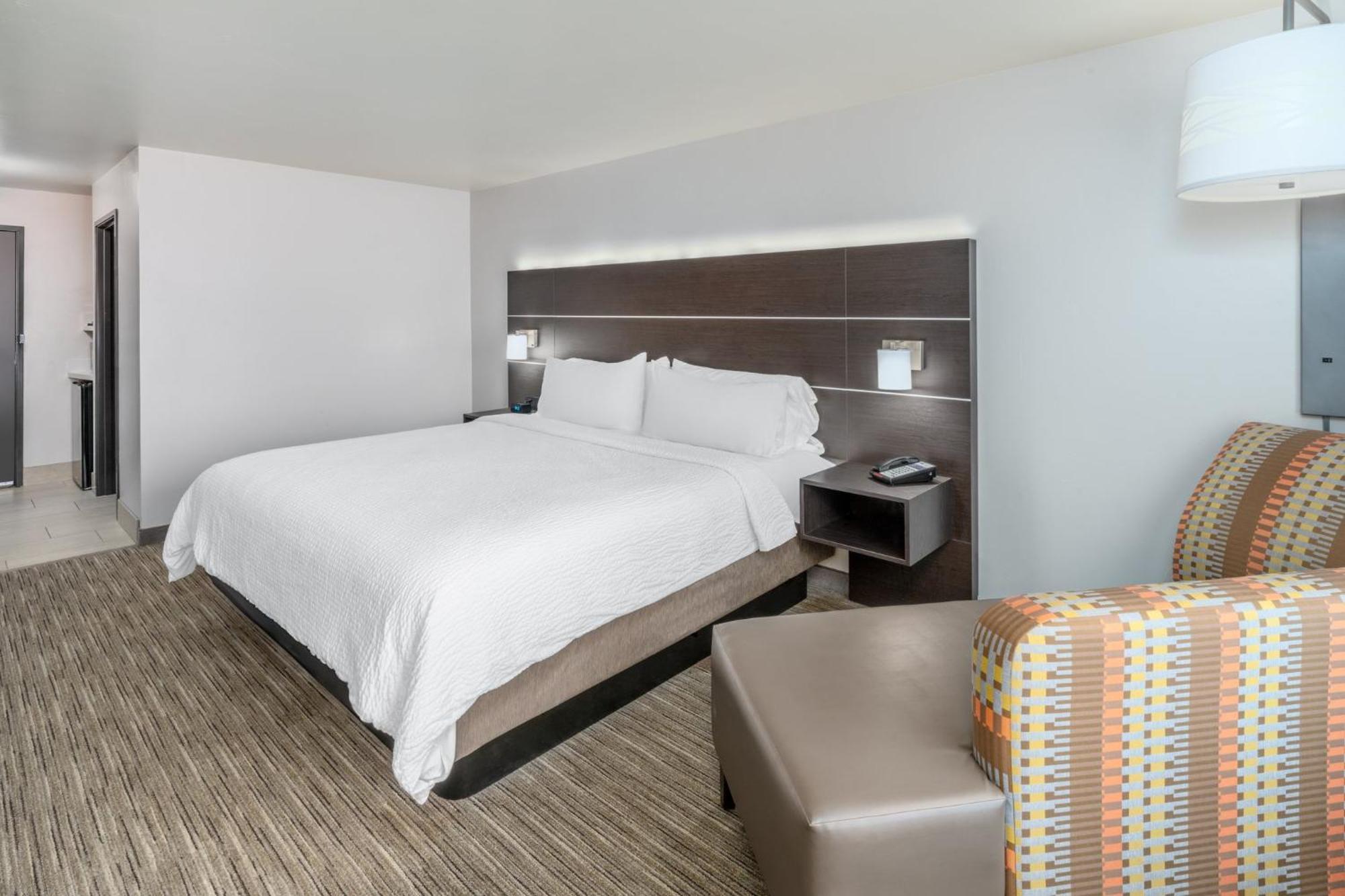 Holiday Inn Express & Suites - Colorado Springs Afa Northgate By Ihg Exterior foto