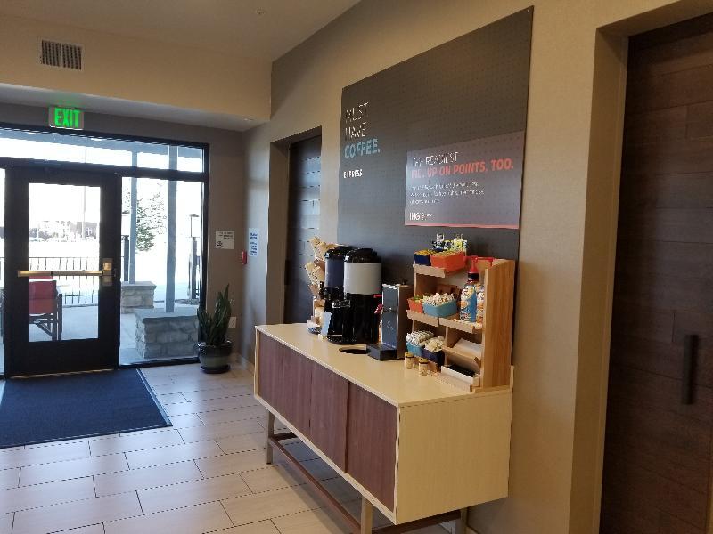 Holiday Inn Express & Suites - Colorado Springs Afa Northgate By Ihg Exterior foto