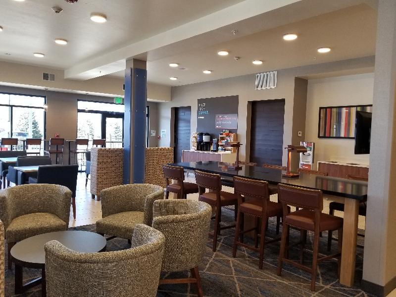 Holiday Inn Express & Suites - Colorado Springs Afa Northgate By Ihg Exterior foto